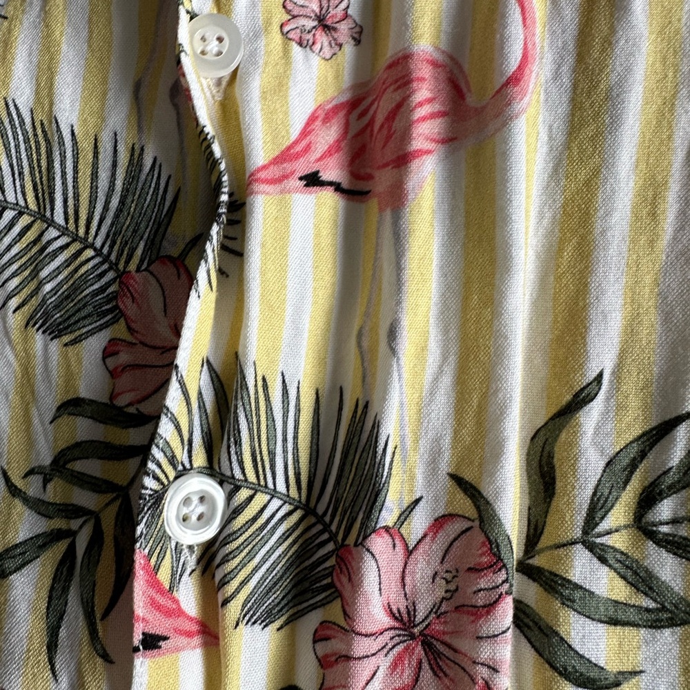 Men’s tropical printed button up short sleeve